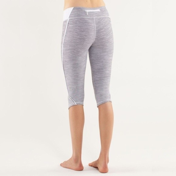 Lululemon Lululemon Run: Fast Free Crop Leggings Size 4 - Picture 4 of 16